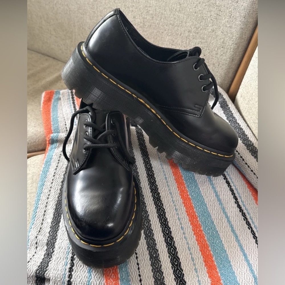 Dr. Martens Black Leather Oxfords shoes women 9 men’s 8